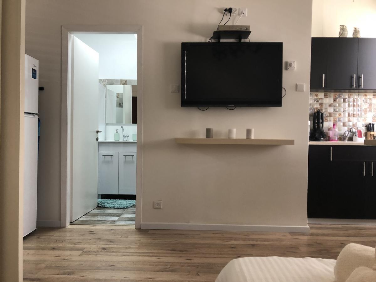 Studio Apartment In Bat-Yam Бат-Ям Екстер'єр фото