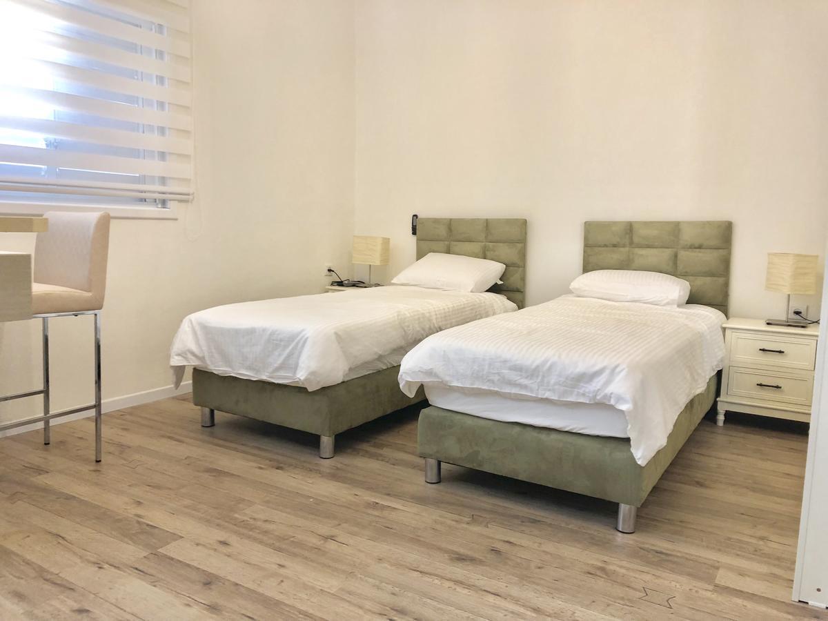 Studio Apartment In Bat-Yam Бат-Ям Екстер'єр фото