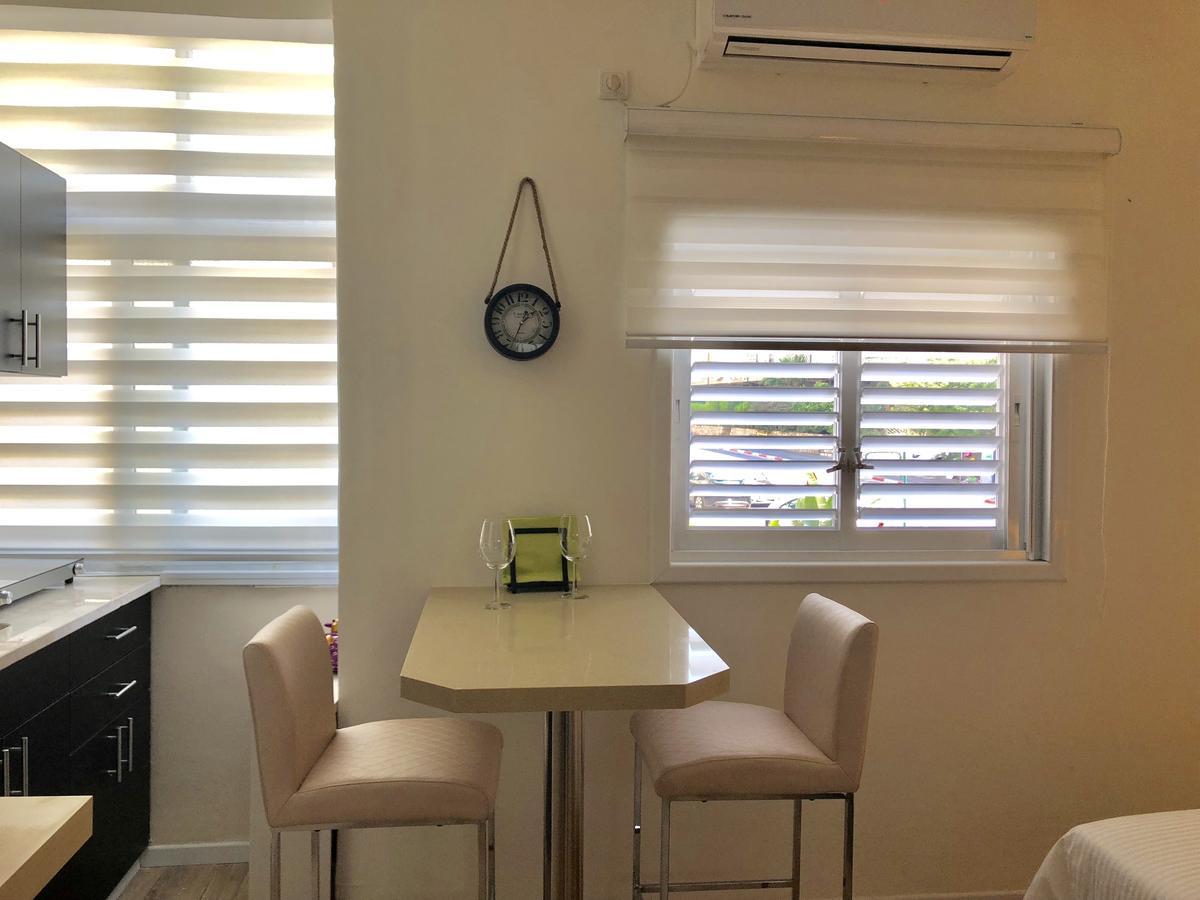 Studio Apartment In Bat-Yam Бат-Ям Екстер'єр фото