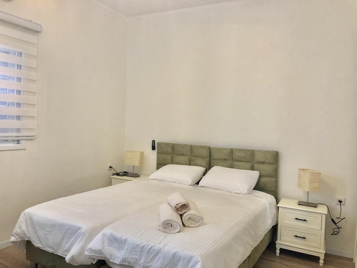 Studio Apartment In Bat-Yam Бат-Ям Екстер'єр фото