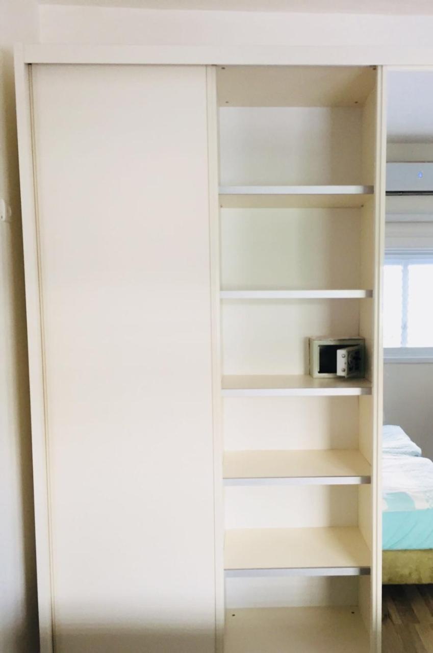 Studio Apartment In Bat-Yam Бат-Ям Екстер'єр фото